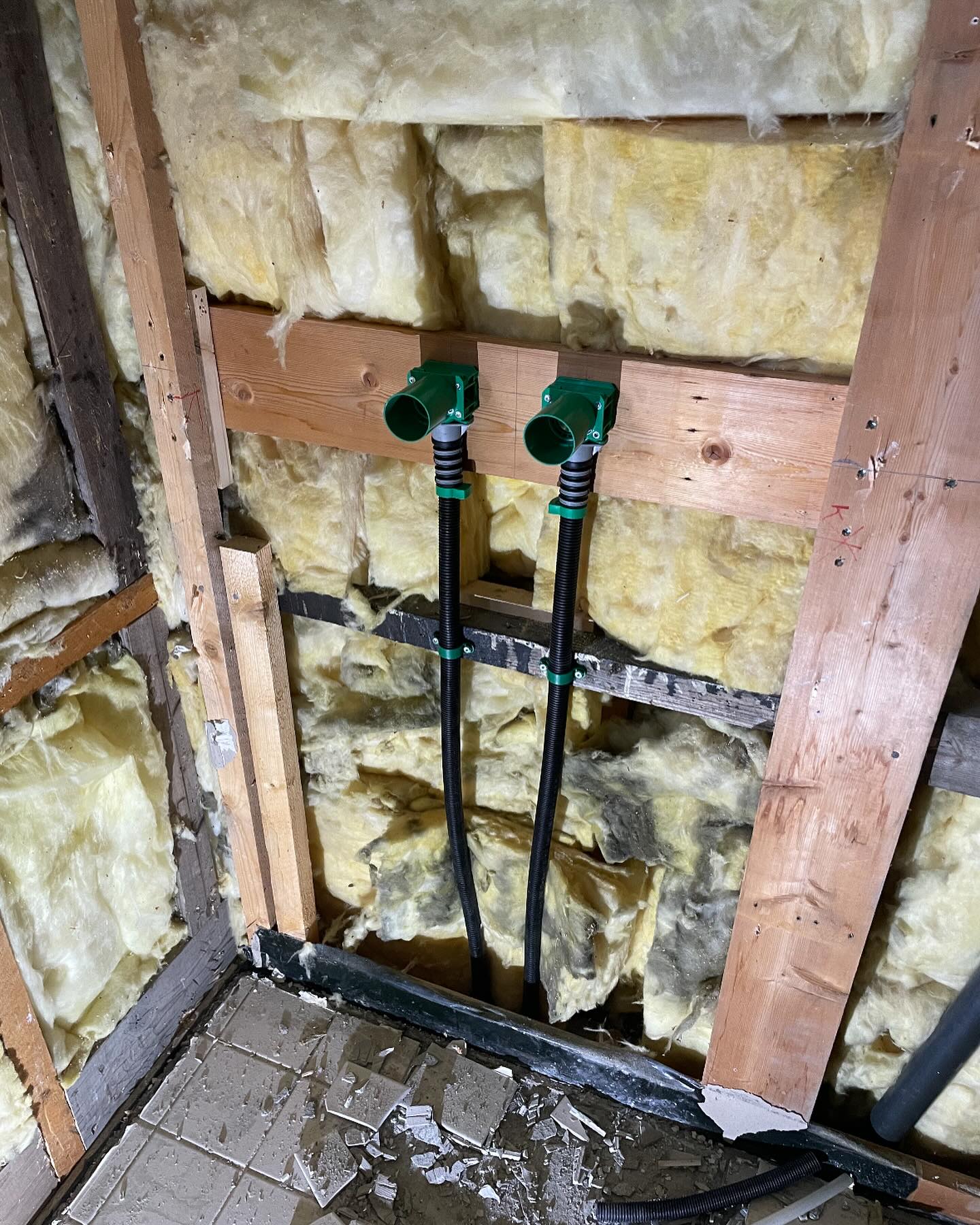 Hva skjer under flisene i et badrenoveringsprosjekt